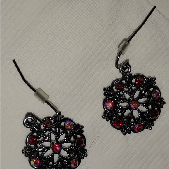 Red Aurora Borealis Set - Picture 7 of 8